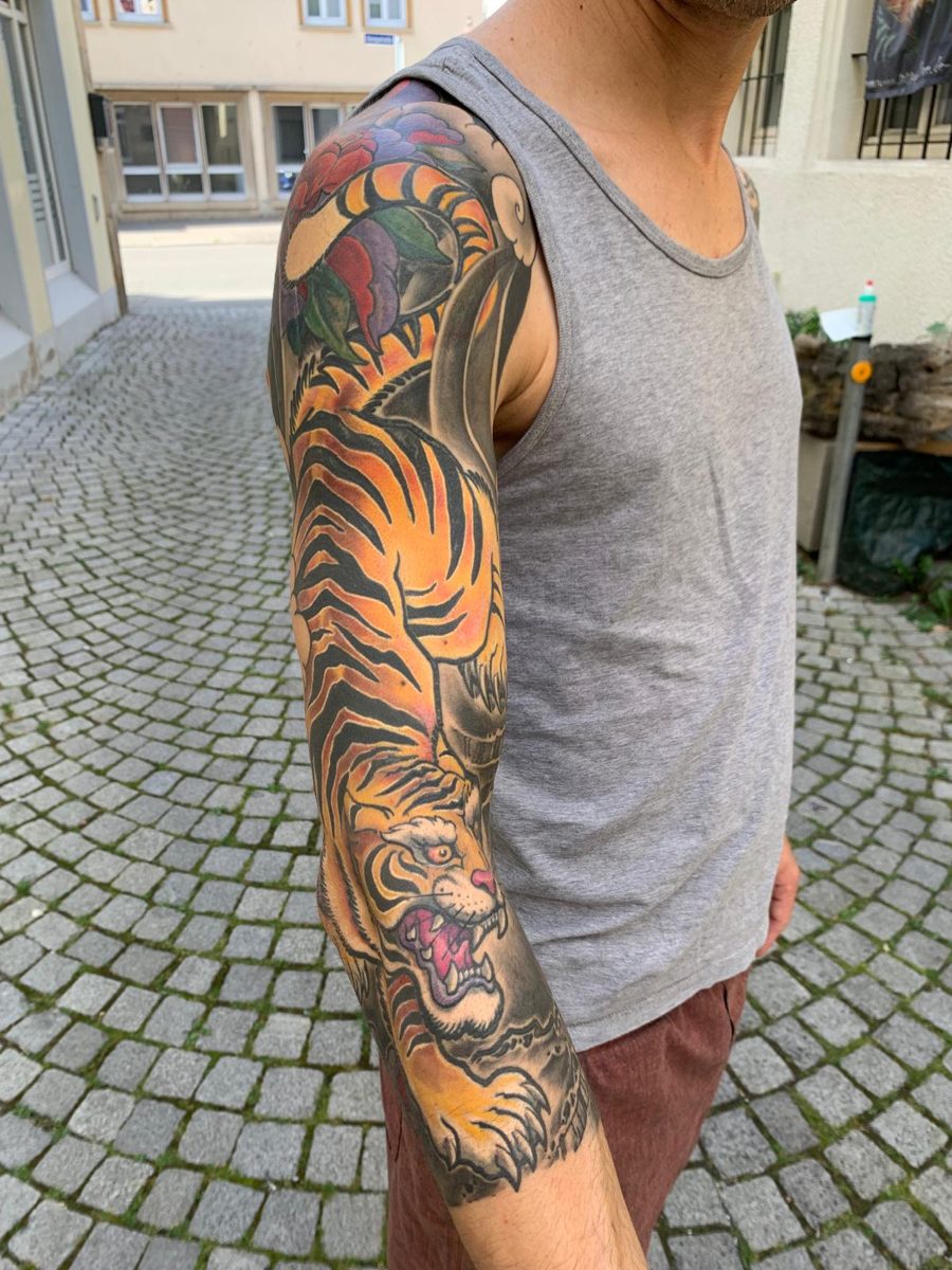 Japanischer Tiger-Sleeve in Farbe